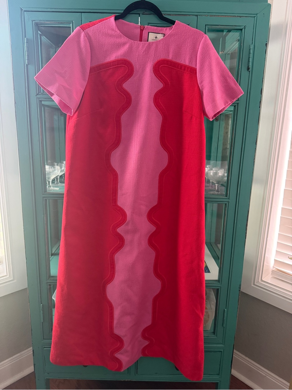 Tuckernuck Poppy & Hot Pink Placed Embroidery James Dress - EUC - medium - Picture 2 of 6